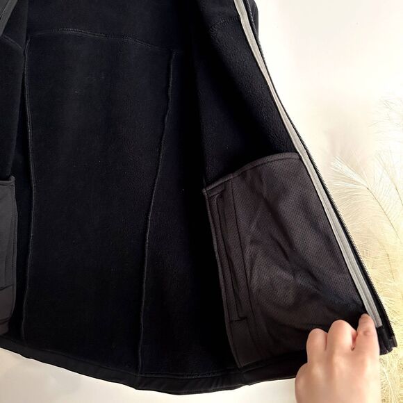 The North Face Momentum 300 Fleece Jacket - Picture 8 of 9